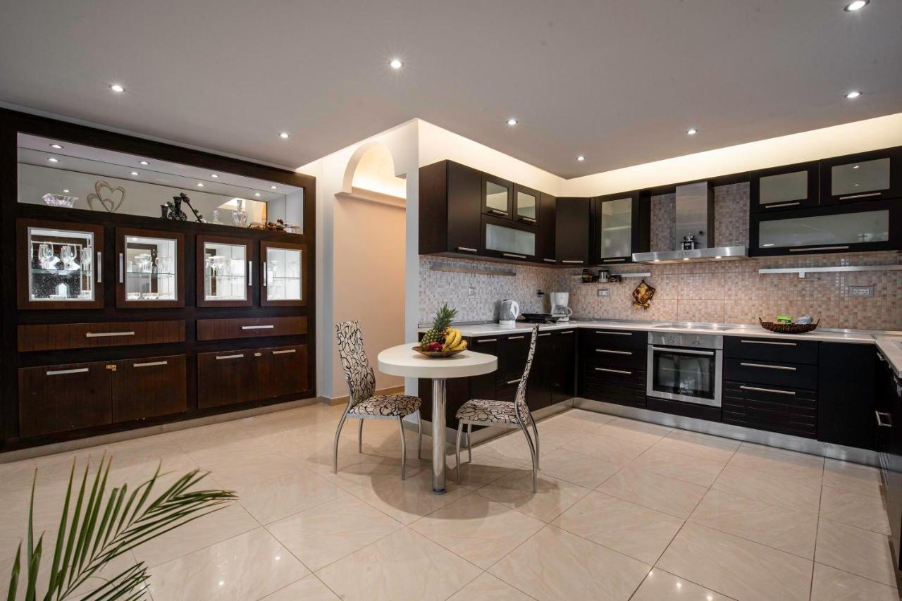Maia Luxury Pool Villa Afantou Bagian luar foto